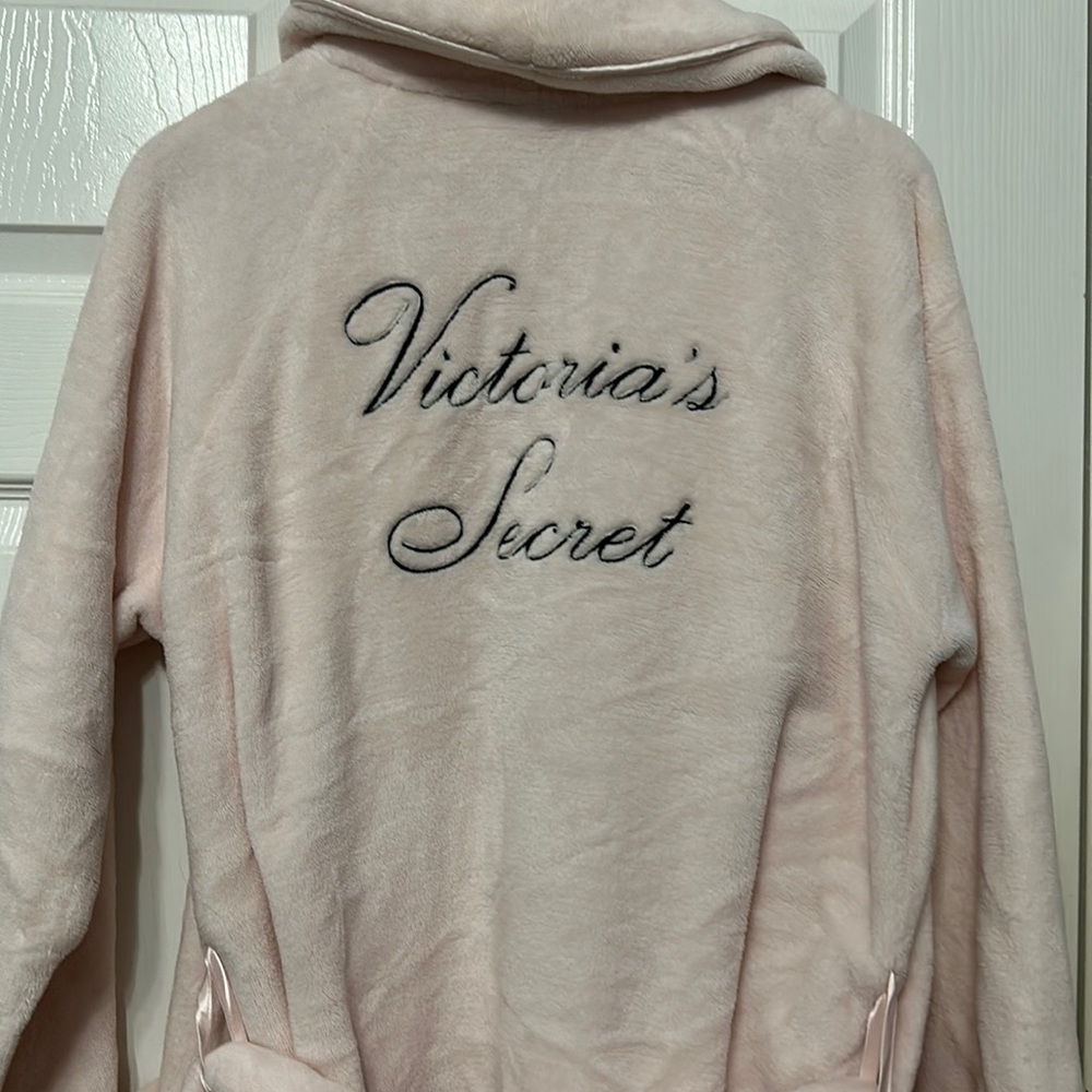 Victoria’s Secret light pink robe